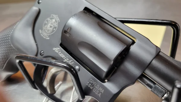 Light As A Feather - Smith & Wesson 442 - Old Stock - Image 4
