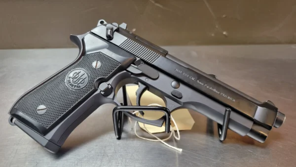 Trusted by Professionals - BERETTA 92FS - USED